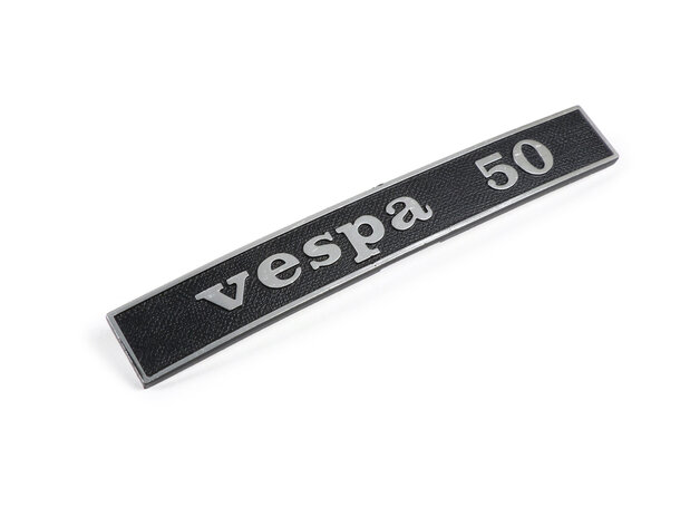 Logo "Vespa50" achterop